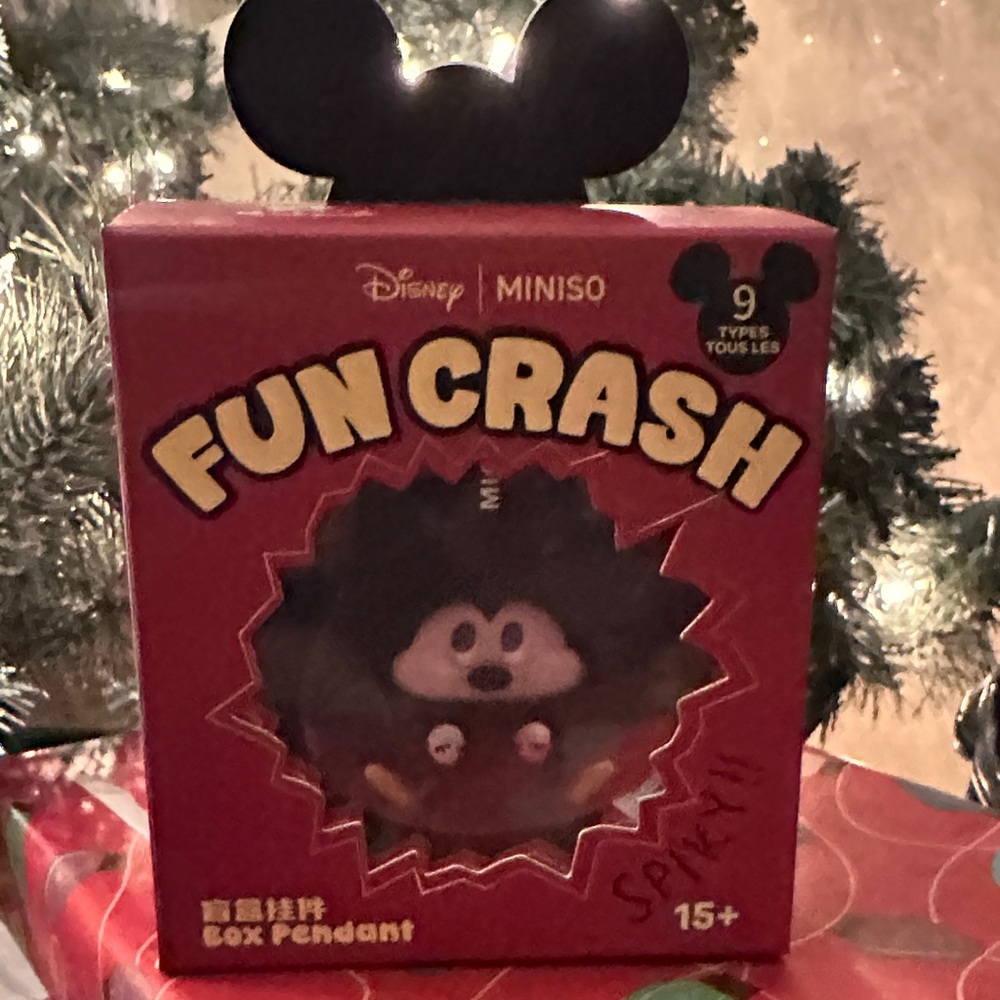 Miniso Disney blind box fun crash keychain sealed unopened
